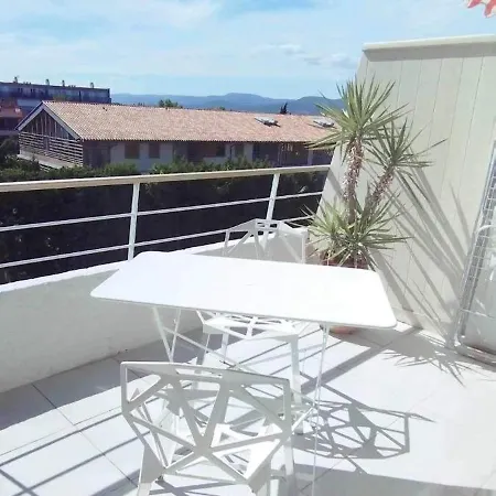 Eden Apartment *
